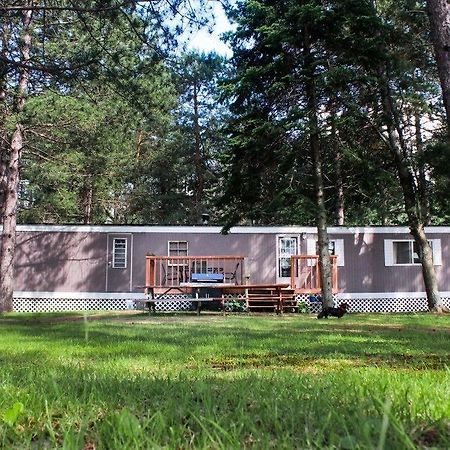 Algonquin'S Edge Resort Madawaska ภายนอก รูปภาพ