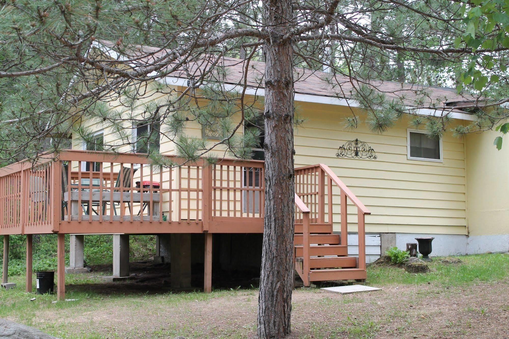 Algonquin'S Edge Resort Madawaska ภายนอก รูปภาพ